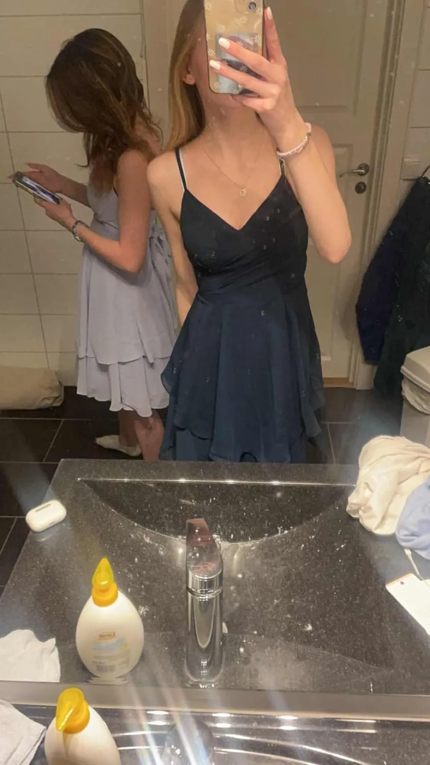 Chiffon Bridesmaid Dress Tiered Prom Dress Spaghetti Strap V Neck Mini Cocktail Gowns