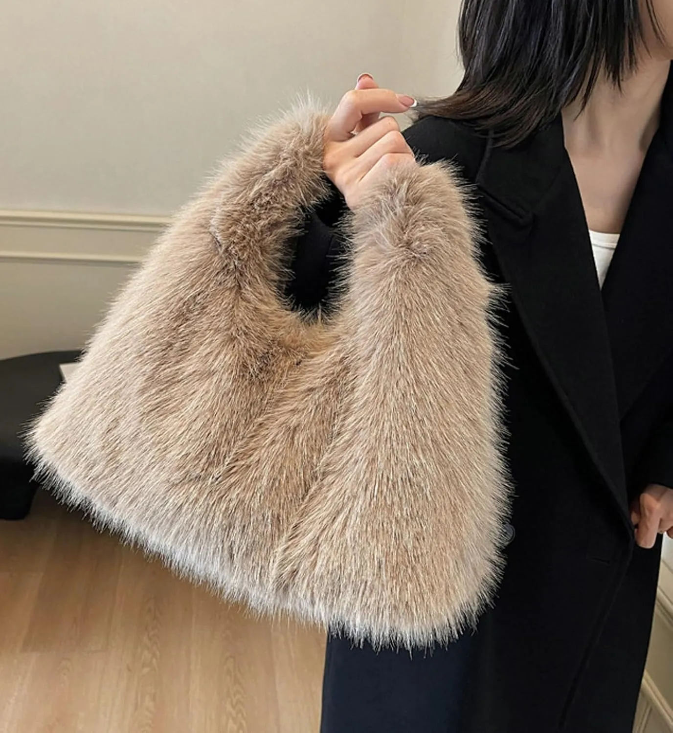 Faux Fur Shoulder Bag Women Trendy Plush Handbag Crossbody Clutch Fall Winter Daily Commuter Bag Party Wedding Gift