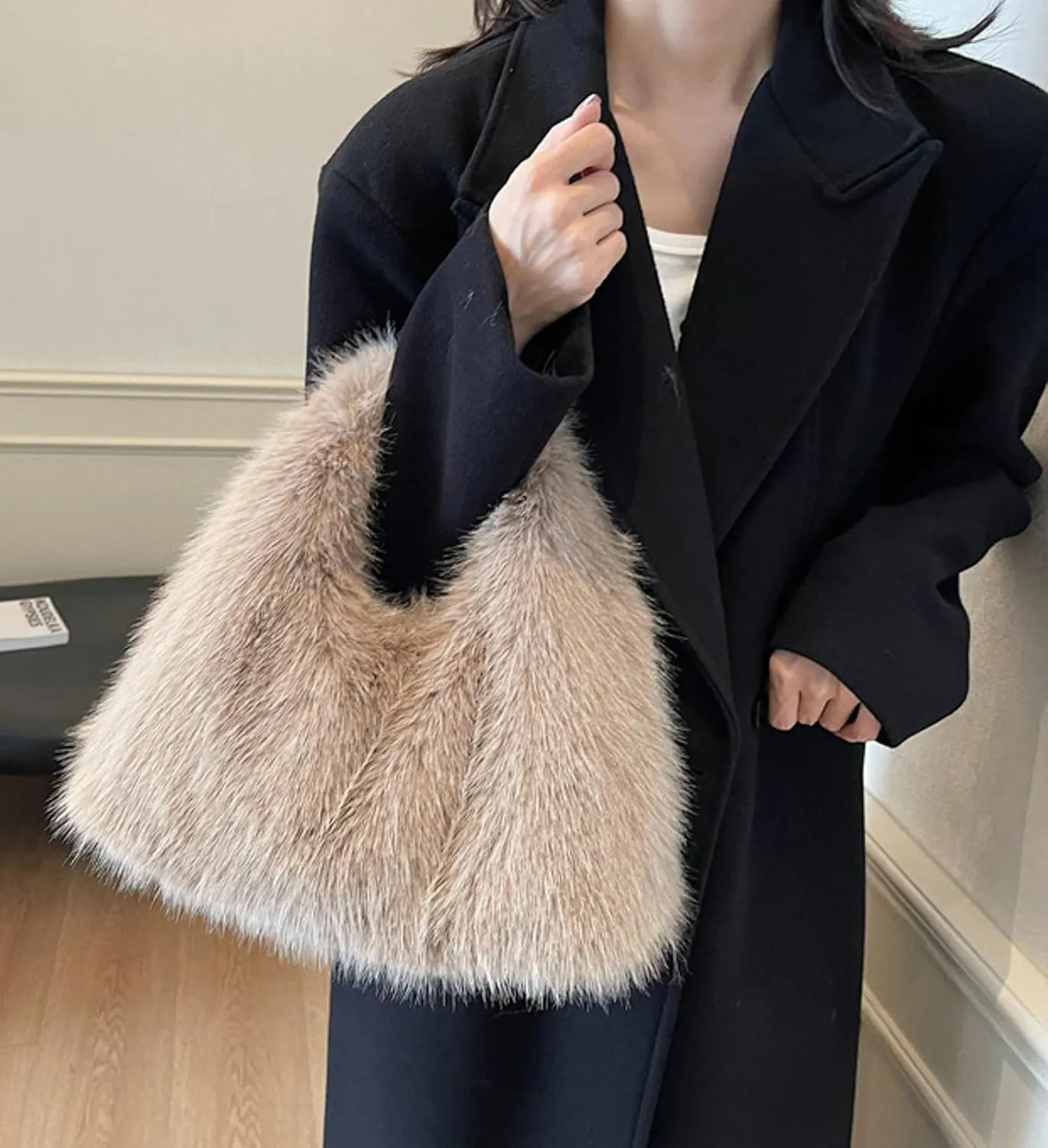 Faux Fur Shoulder Bag Women Trendy Plush Handbag Crossbody Clutch Fall Winter Daily Commuter Bag Party Wedding Gift