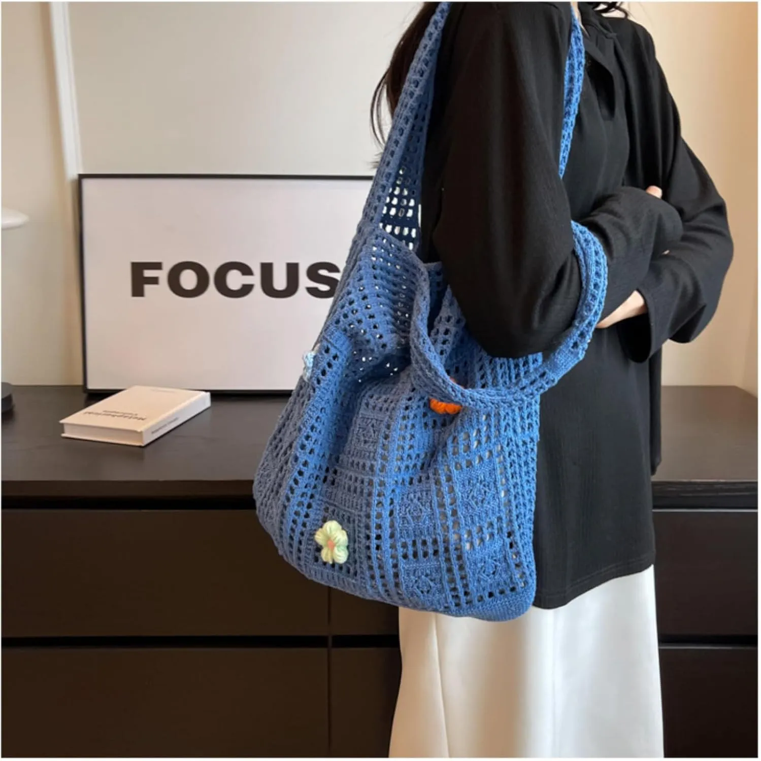 Women's Fashionable Woven Bucket Bag-Commuter Crossbody Bag with Comfortable Strap, Parties,Travel & Work