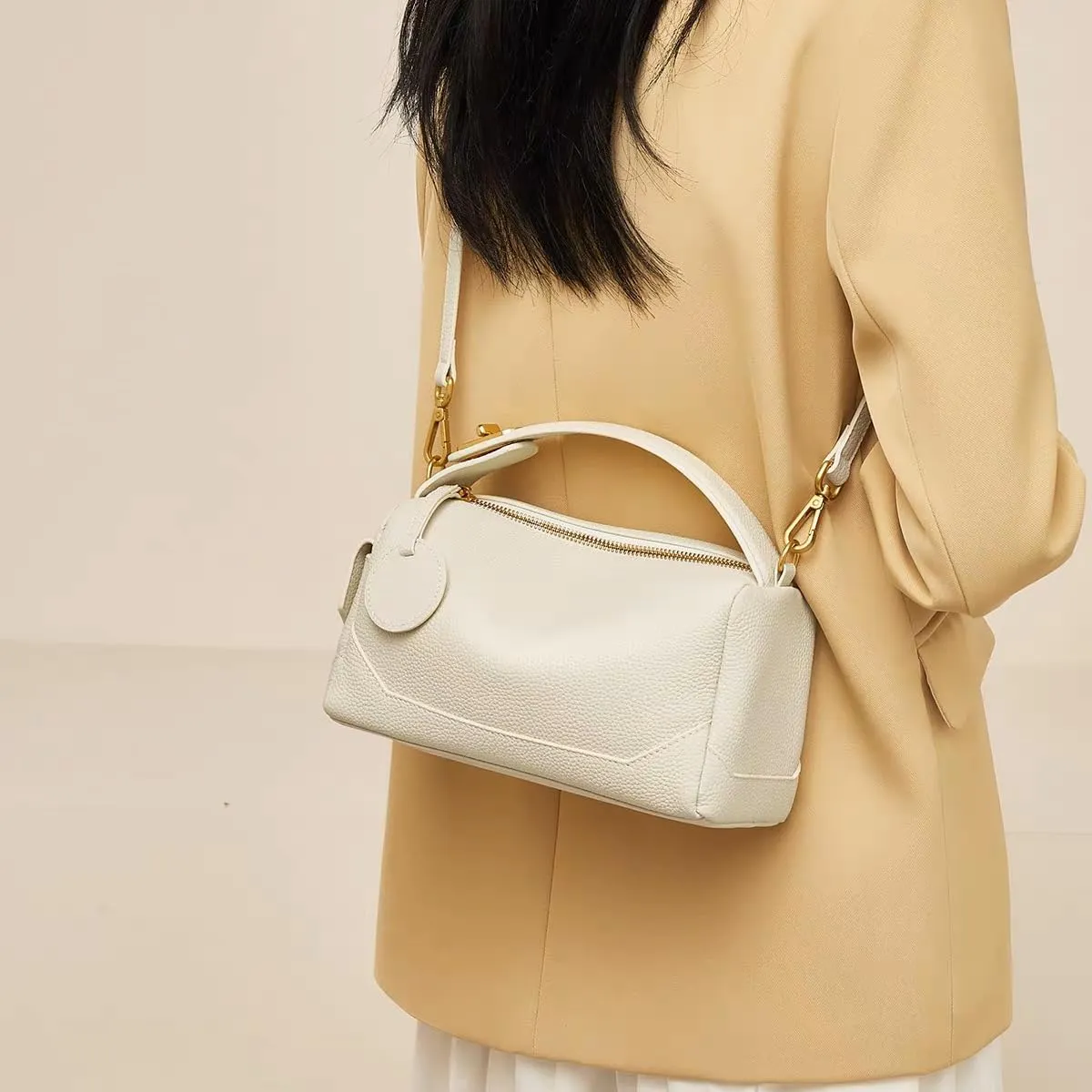 Women's Genuine Leather Handbag Stylish Shoulder Crossbody Armpit Bag Pillow Bag Versatile Hand Carry Hobo Togo Stylish