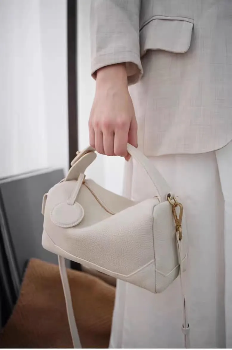 Women's Genuine Leather Handbag Stylish Shoulder Crossbody Armpit Bag Pillow Bag Versatile Hand Carry Hobo Togo Stylish